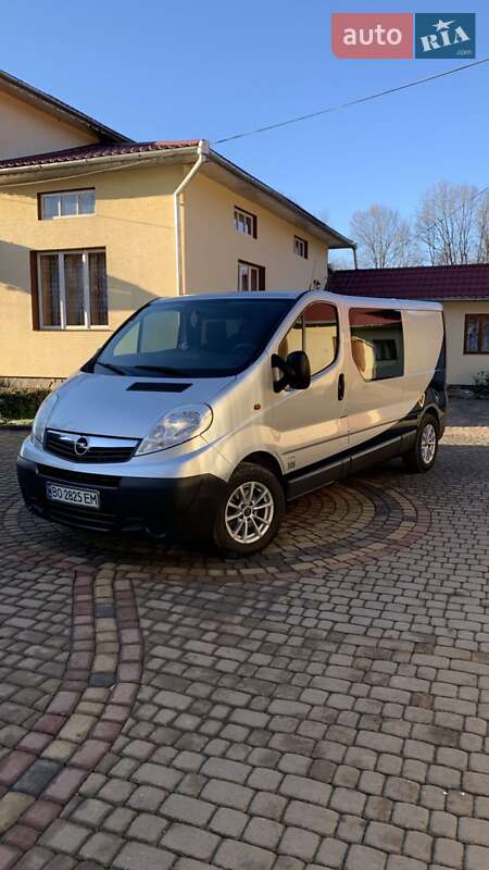 Вантажопасажирський фургон Opel Vivaro 2012 в Коломиї