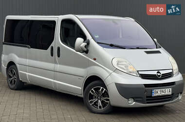 Мінівен Opel Vivaro 2011 в Сарнах