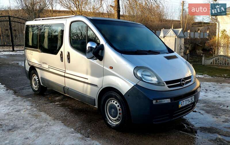 Мінівен Opel Vivaro 2005 в Івано-Франківську