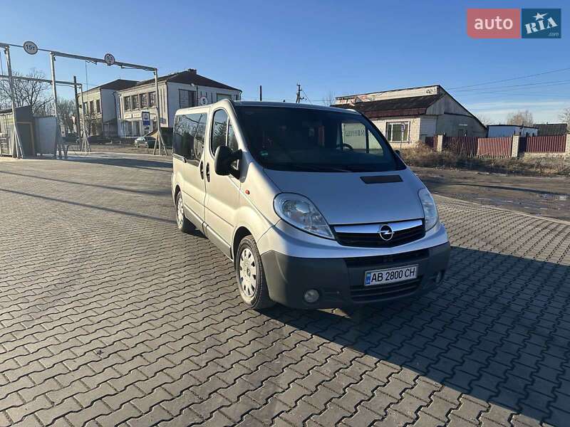 Минивэн Opel Vivaro 2010 в 