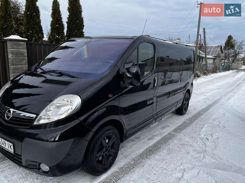 Вантажний фургон Opel Vivaro 2008 в Кореці