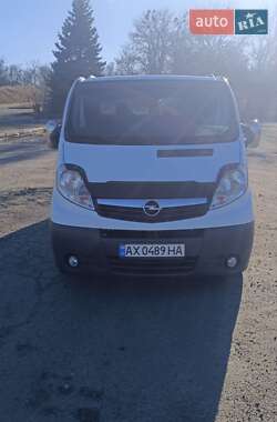 Грузопассажирский фургон Opel Vivaro 2010 в Изюме