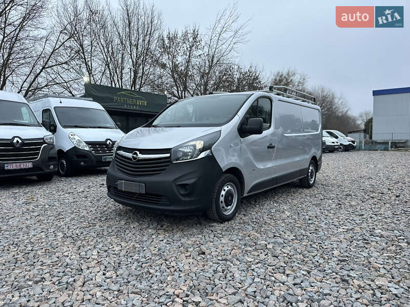 Вантажний фургон Opel Vivaro 2018 в Рівному