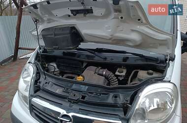 Вантажний фургон Opel Vivaro 2011 в Прилуках