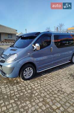 Мінівен Opel Vivaro 2014 в Кельменцях