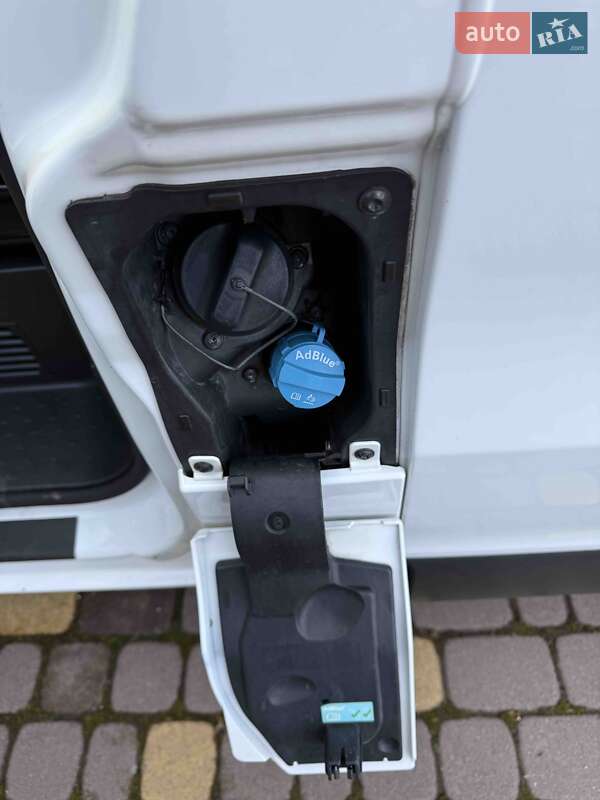 Грузовой фургон Opel Vivaro 2018 в Нововолынске