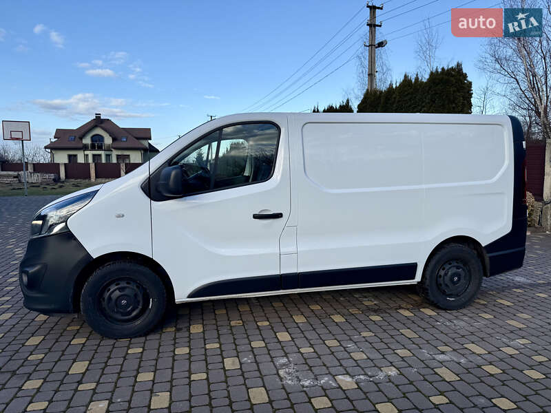 Грузовой фургон Opel Vivaro 2018 в Нововолынске