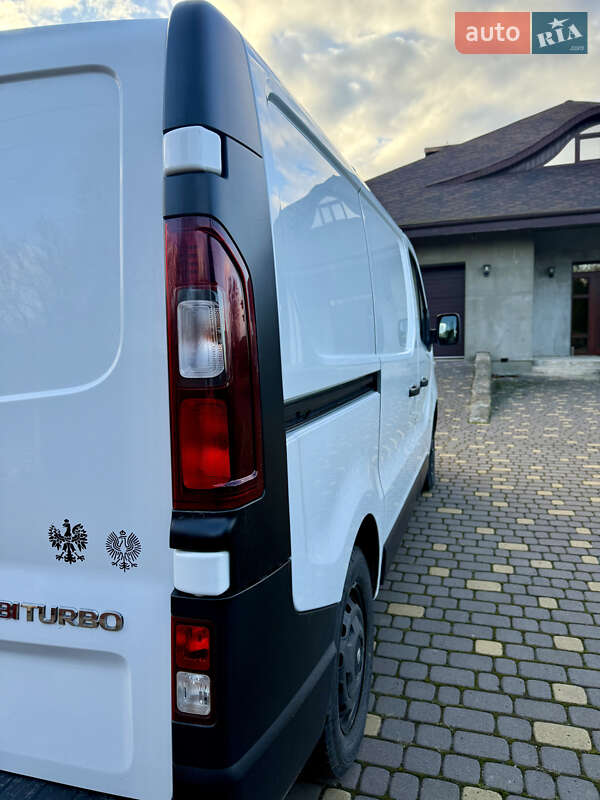 Грузовой фургон Opel Vivaro 2018 в Нововолынске