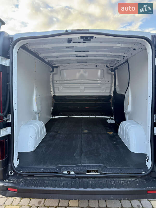 Грузовой фургон Opel Vivaro 2018 в Нововолынске