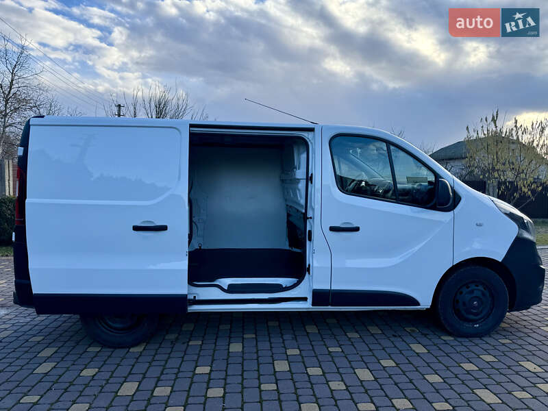 Грузовой фургон Opel Vivaro 2018 в Нововолынске