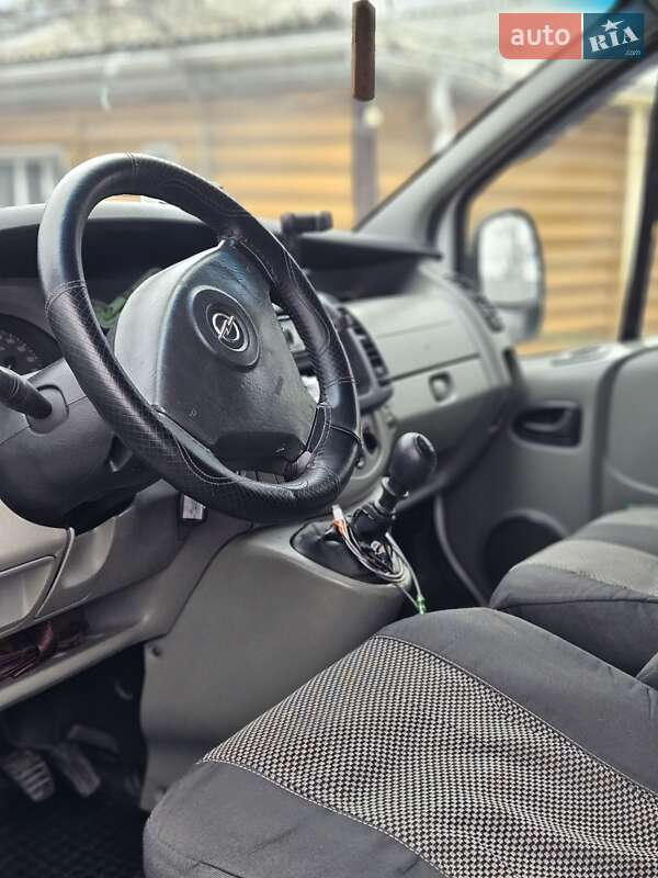 Минивэн Opel Vivaro 2007 в Врадиевке