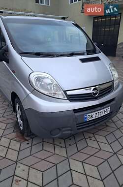 Мінівен Opel Vivaro 2011 в Чернівцях