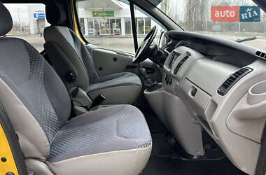 Минивэн Opel Vivaro 2004 в 