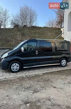 Мінівен Opel Vivaro 2008 в Коломиї