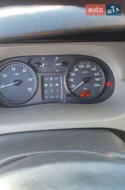 Минивэн Opel Vivaro 2004 в 