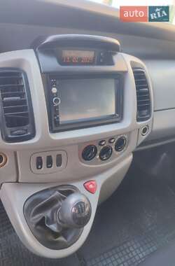 Минивэн Opel Vivaro 2004 в 