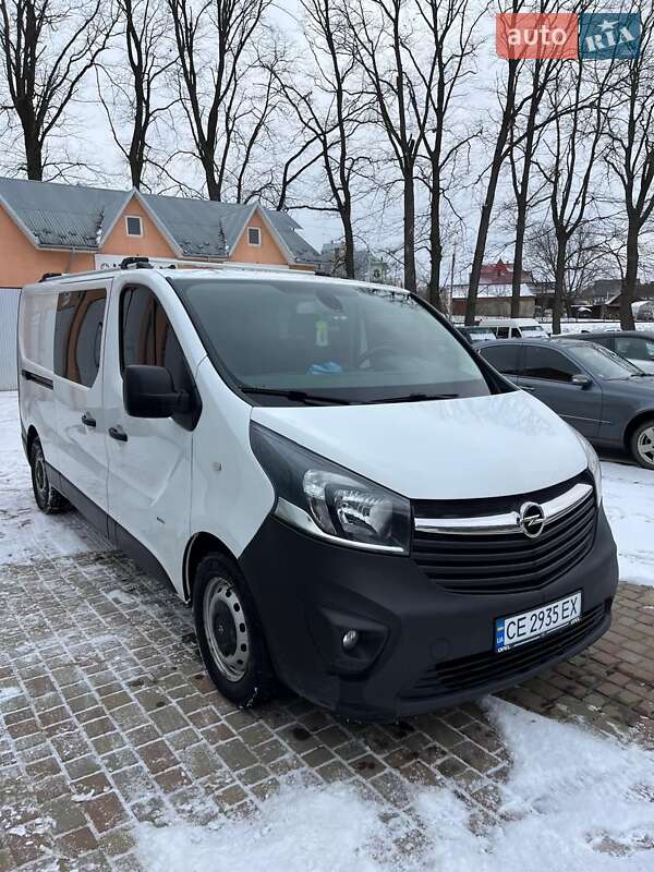 Грузопассажирский фургон Opel Vivaro 2017 в Черновцах