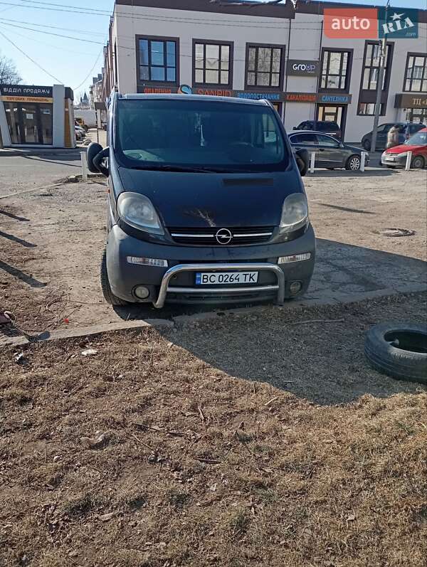 Минивэн Opel Vivaro 2003 в Сколе