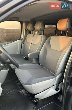 Мінівен Opel Vivaro 2012 в 