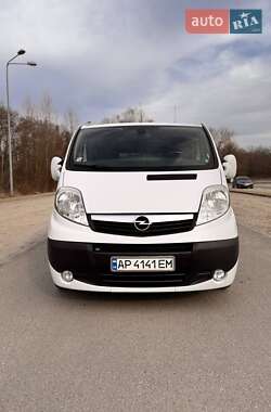 Минивэн Opel Vivaro 2013 в 