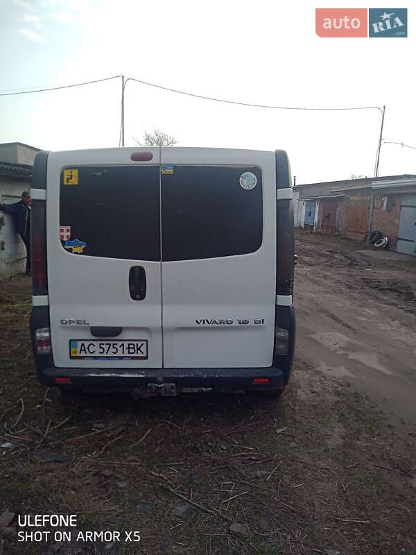 Минивэн Opel Vivaro 2003 в Нововолынске