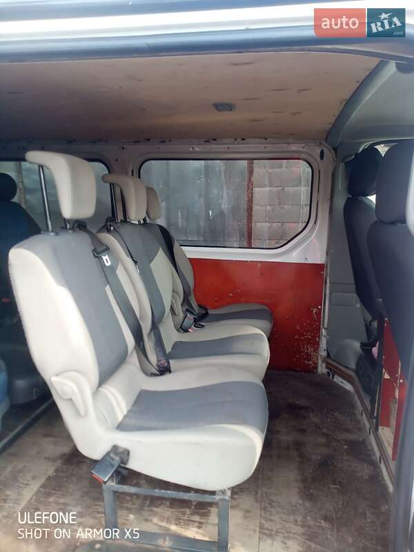 Минивэн Opel Vivaro 2003 в Нововолынске