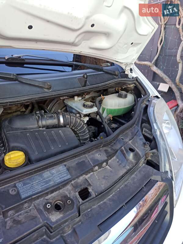 Грузовой фургон Opel Vivaro 2013 в Ирпене