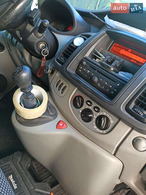 Грузовой фургон Opel Vivaro 2013 в Ирпене