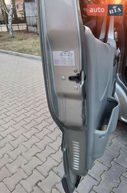 Минивэн Opel Vivaro 2007 в 