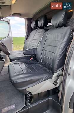 Минивэн Opel Vivaro 2013 в 