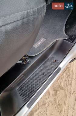 Минивэн Opel Vivaro 2013 в 