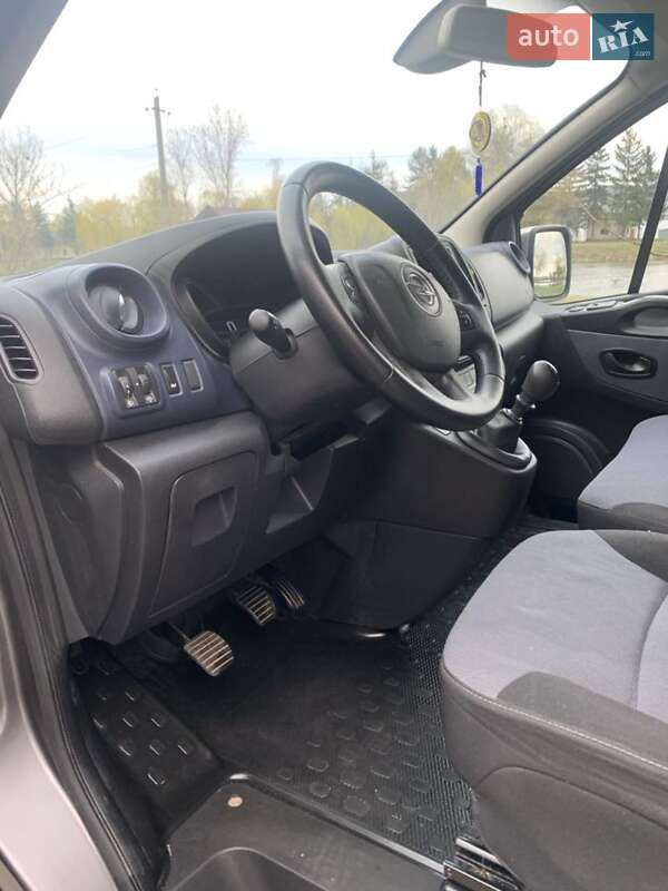 Минивэн Opel Vivaro 2015 в Ивано-Франковске