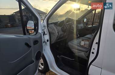Минивэн Opel Vivaro 2012 в 