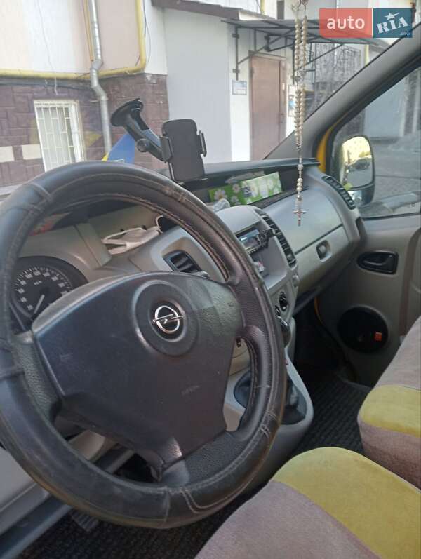 Мінівен Opel Vivaro 2004 в Сокалі