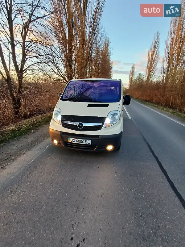 Минивэн Opel Vivaro 2014 в 