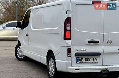 Грузовой фургон Opel Vivaro 2015 в 