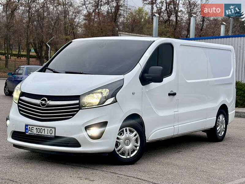 Грузовой фургон Opel Vivaro 2015 в 