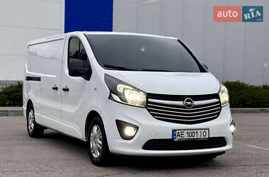 Грузовой фургон Opel Vivaro 2015 в 