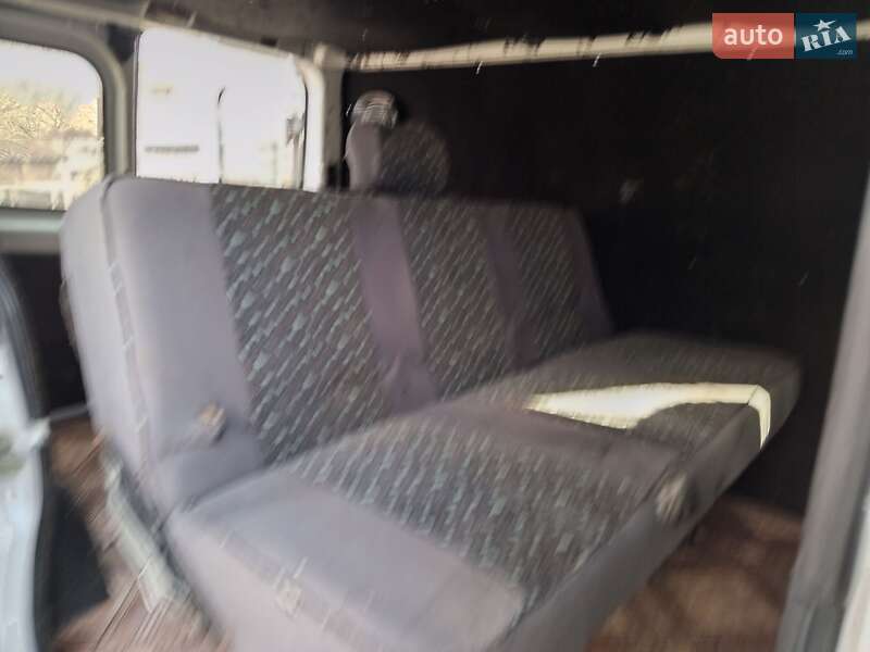 Мінівен Opel Vivaro 2003 в Буську