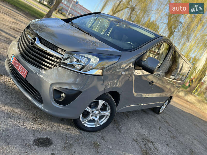 Мінівен Opel Vivaro 2017 в 