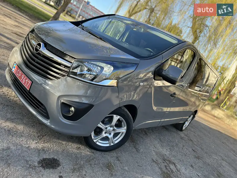 Мінівен Opel Vivaro 2017 в 