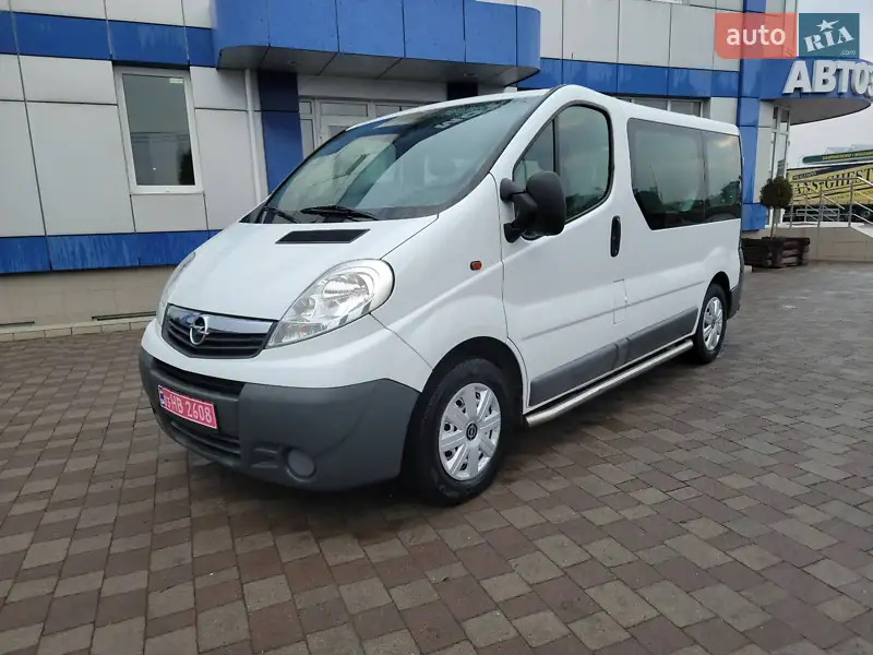 Минивэн Opel Vivaro 2014 в 