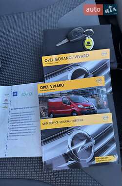 Минивэн Opel Vivaro 2013 в 