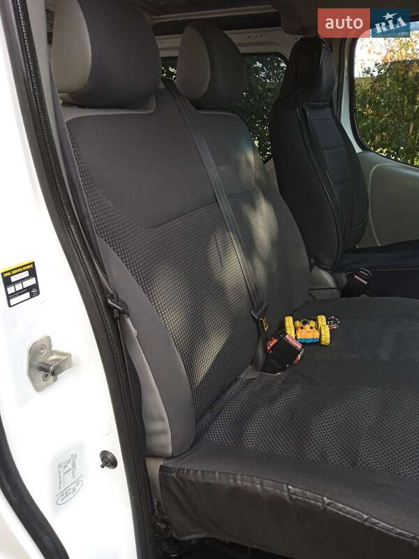 Мінівен Opel Vivaro 2012 в Дніпрі фото 15 Мінівен Opel Vivaro 2012 в Дніпрі