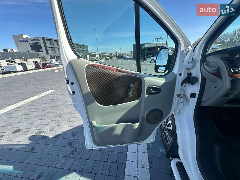 Минивэн Opel Vivaro 2005 в Турке