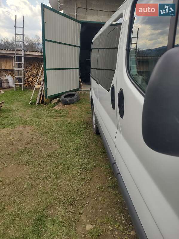 Минивэн Opel Vivaro 2006 в Ивано-Франковске