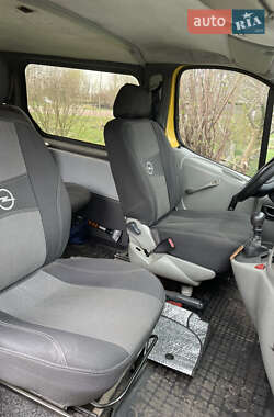 Минивэн Opel Vivaro 2004 в 
