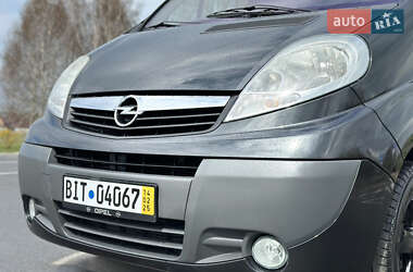 Минивэн Opel Vivaro 2013 в 