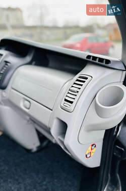 Минивэн Opel Vivaro 2013 в 
