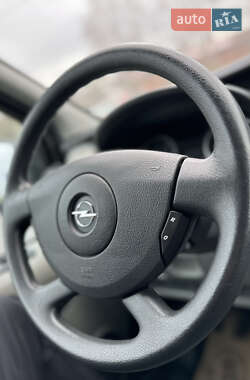 Минивэн Opel Vivaro 2013 в 